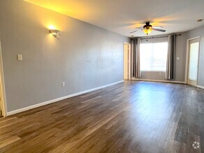 Building Photo - JULY 2025 MOVE IN Spacious 4 Bedroom 4 Bat...