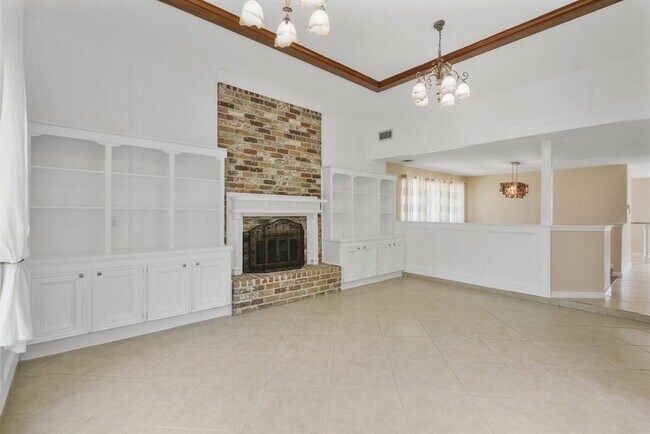 Building Photo - 907 Dominion Dr