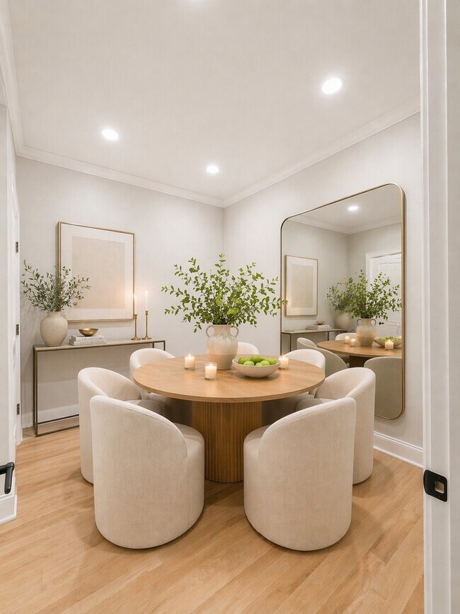 Building Photo - 1014 W George St