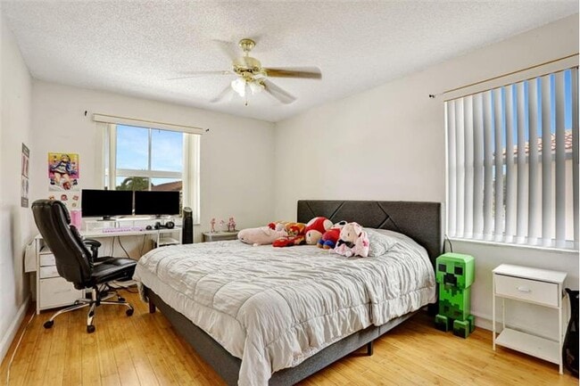 Building Photo - 3385 Seabreeze Ln