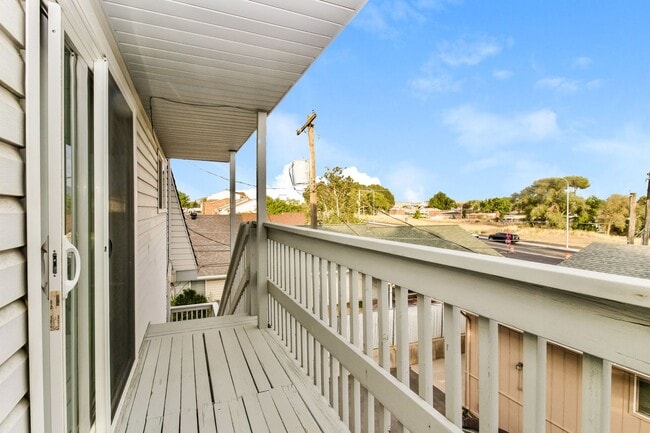 Building Photo - Cozy 2 Bed, 1 Bath and Pet-Friendly Home w...