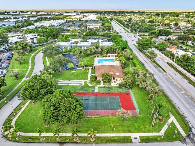 Building Photo - 9487 W McNab Rd