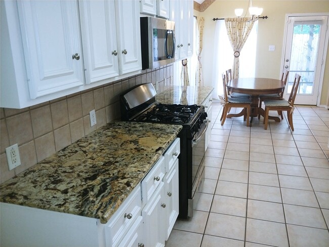 Building Photo - 3519 Deerbrook Ct