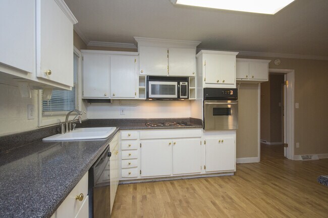 Building Photo - All on one level comfort rancher