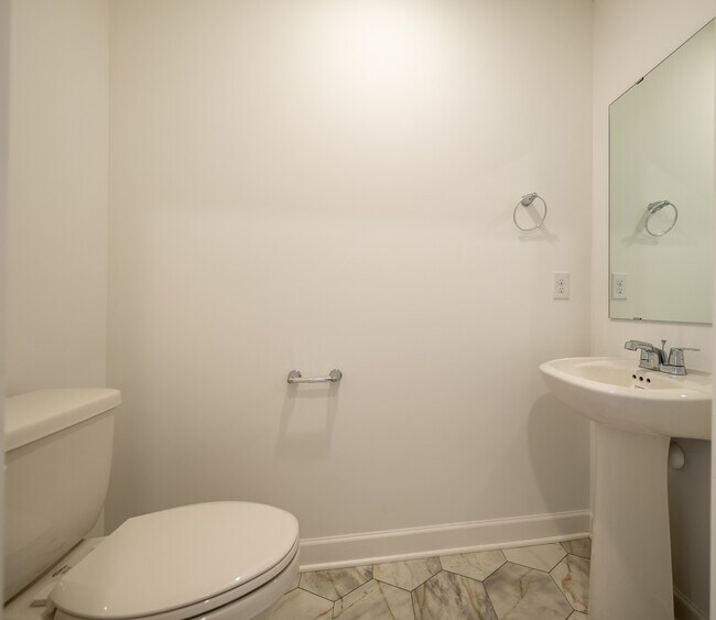 Building Photo - 15142 Archdale Ln