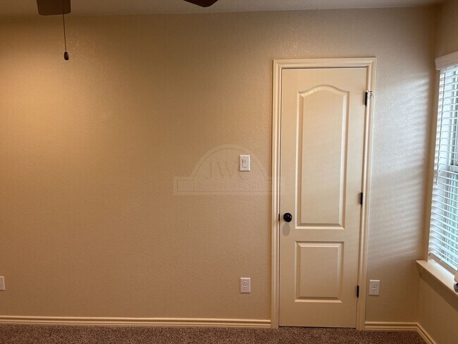 Building Photo - 5910 Cordillera Dr