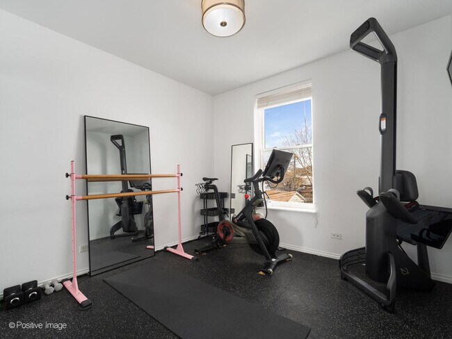 Building Photo - 3502 W Diversey Ave