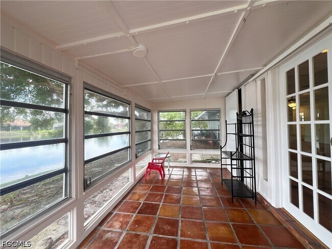 Building Photo - 4305 Island Cir