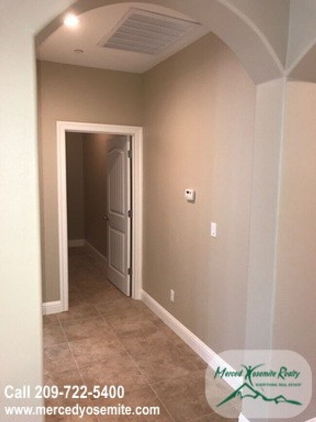 Building Photo - $100 discount for 2 year lease! Appointmen...