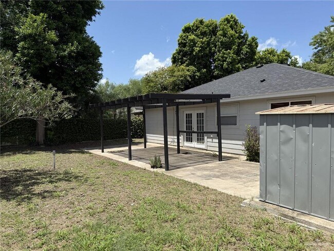 Building Photo - 4007 Santa Fabiola St