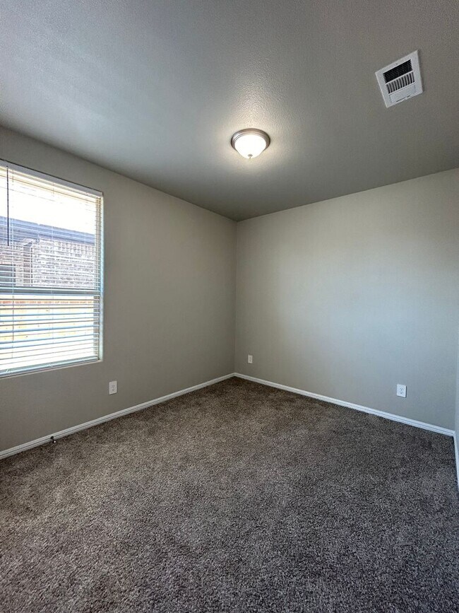 Building Photo - Beautiful Home in Desert Ridge For Lease