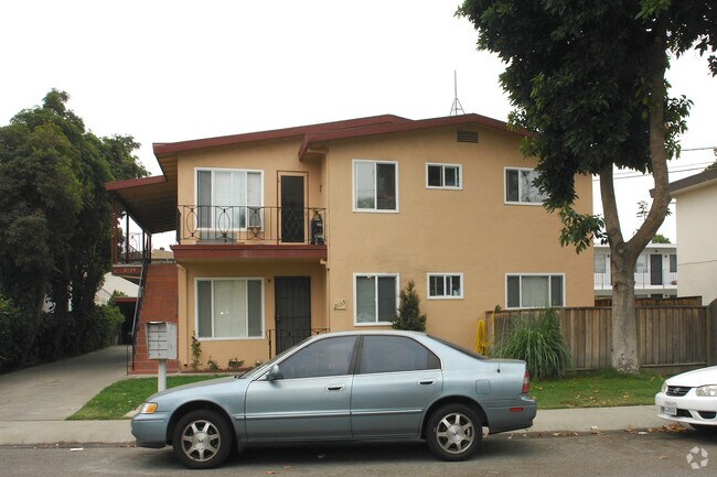 Building Photo - 2135 Marlboro Ct