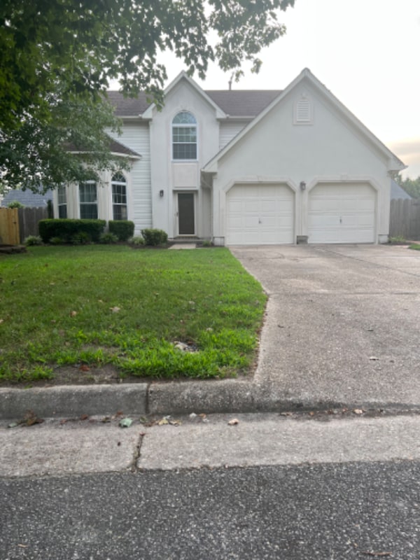 Building Photo - 2633 Pender Dr