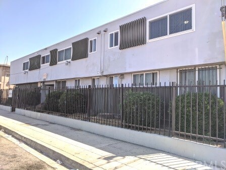 Primary Photo - 10130 S Inglewood Ave