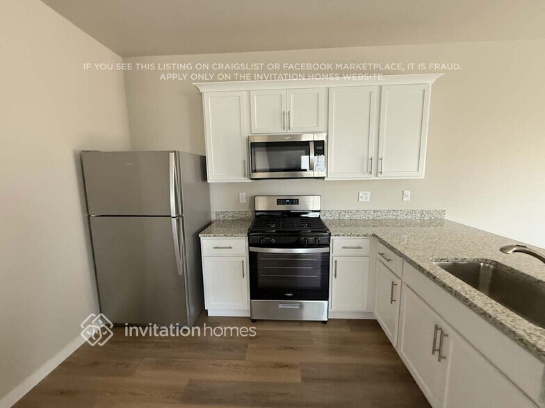 Building Photo - 7211 Dolores Ave