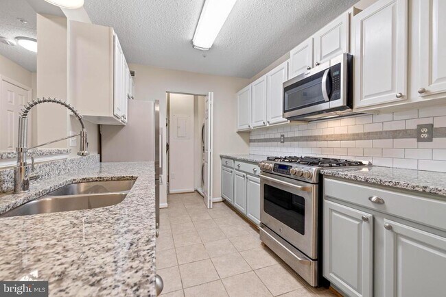 Building Photo - 15315 Diamond Cove Terrace