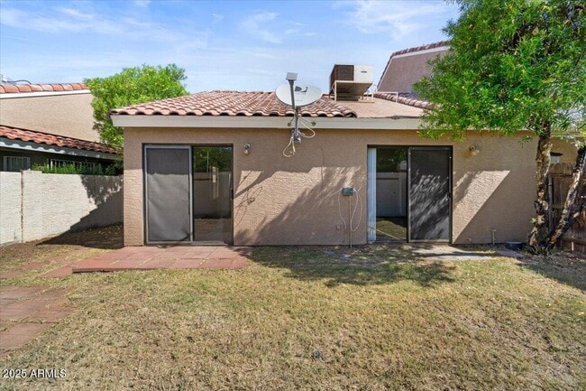 Building Photo - 3510 E Hampton Ave