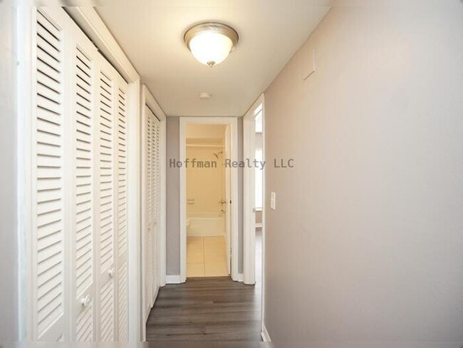 Building Photo - Lakefront Condo in Carrollwood!