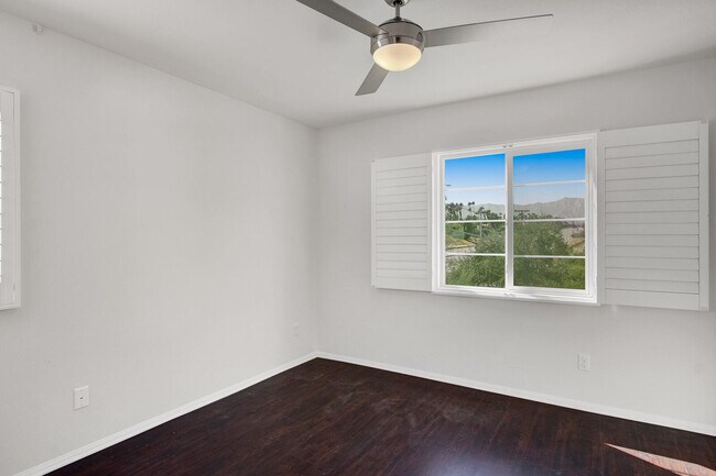 Building Photo - 607 Calle Vibrante