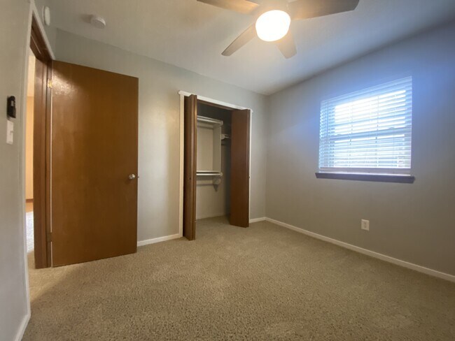 Building Photo - 1525 Cherry Stone St