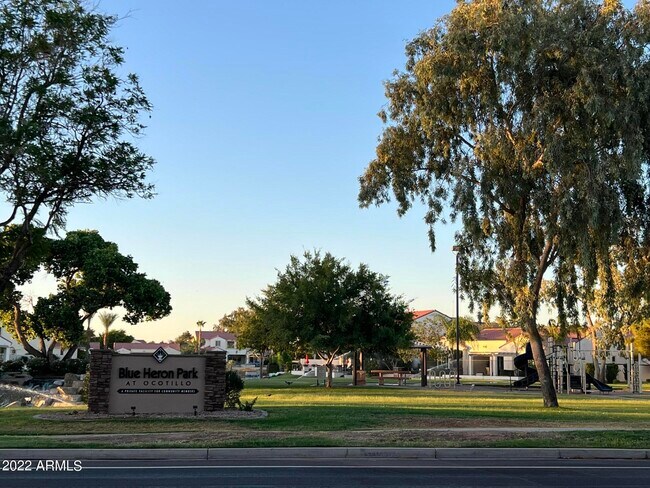 Building Photo - 3551 S Larkspur Way