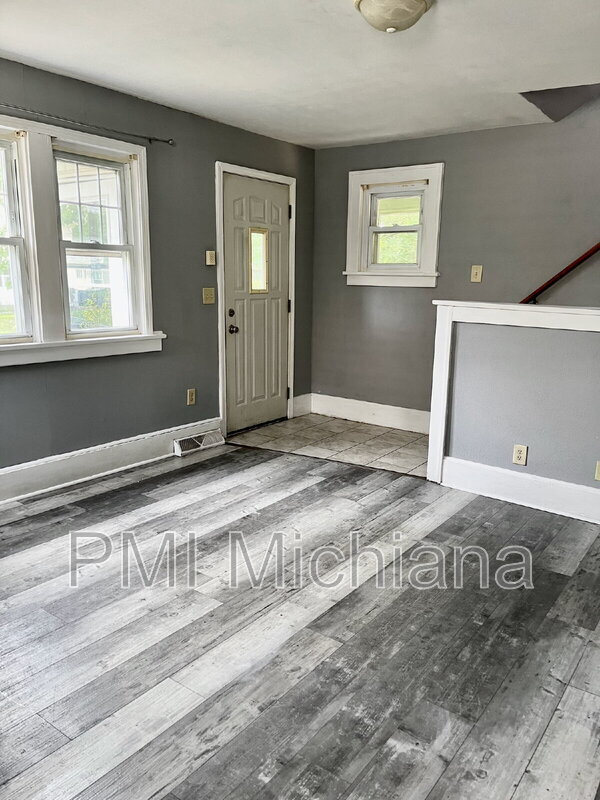 Building Photo - 1113 21st St