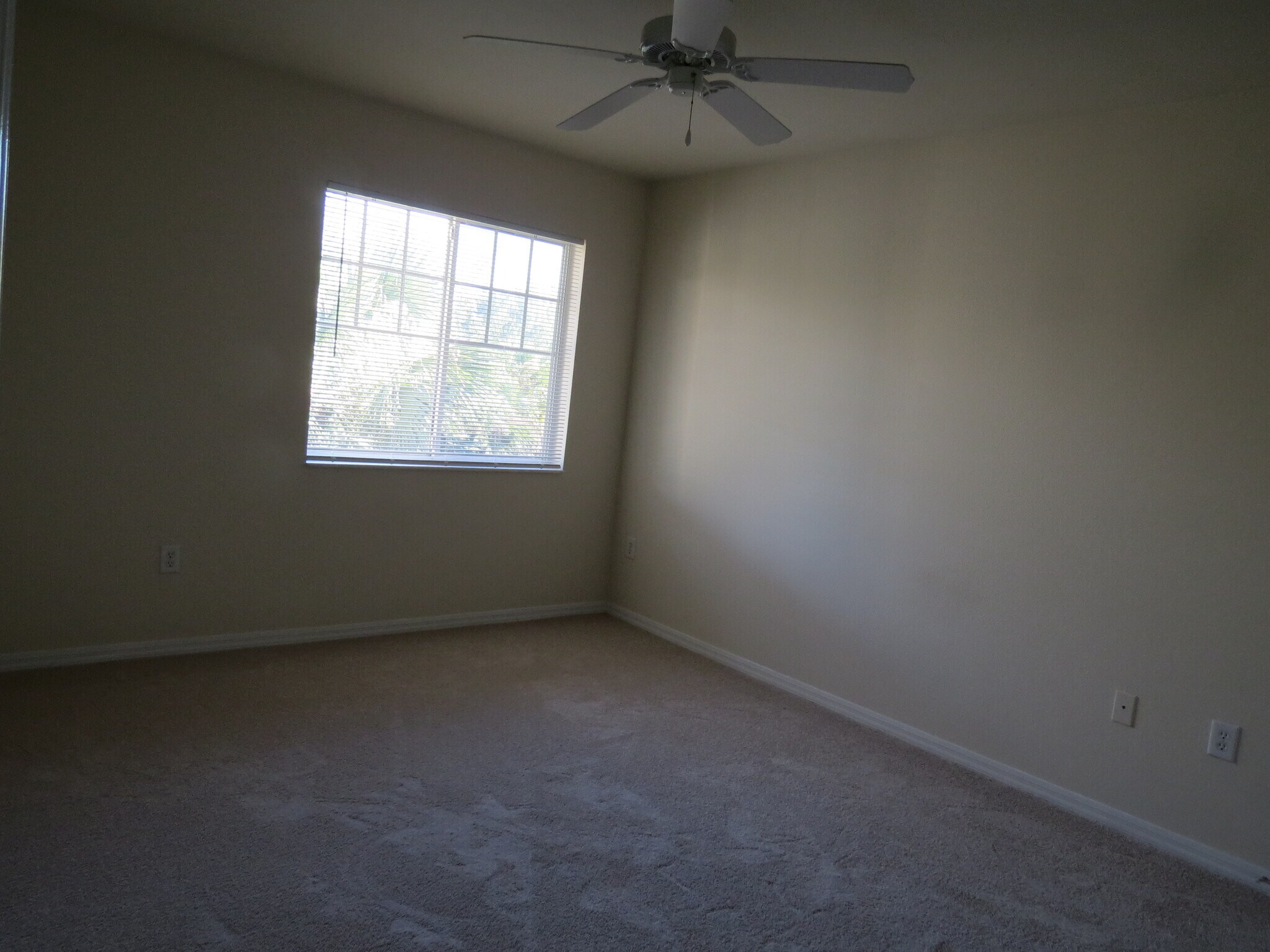Building Photo - 6559 Emerald Dunes Dr