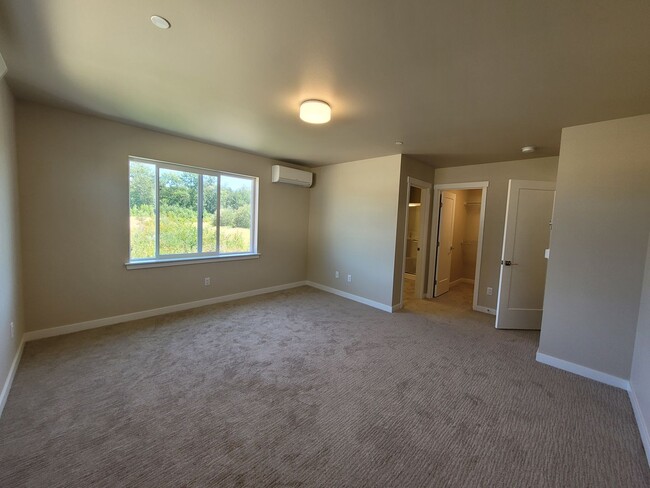 Building Photo - Beautiful Home in North Bellingham