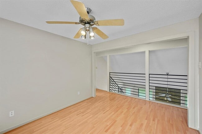 Building Photo - 3807 Cedar Valley Dr
