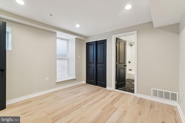 Building Photo - 431 S 62nd St