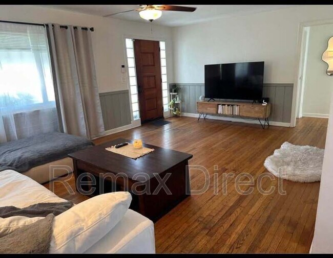 Building Photo - 727 S M St