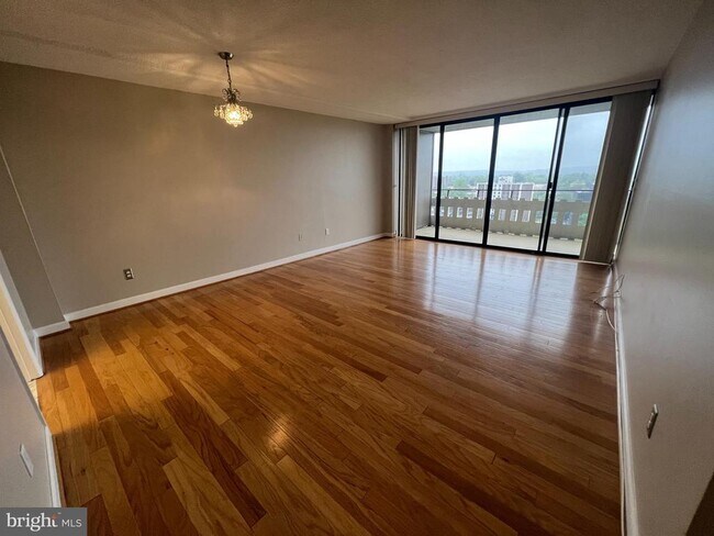 Building Photo - 6301 Stevenson Ave