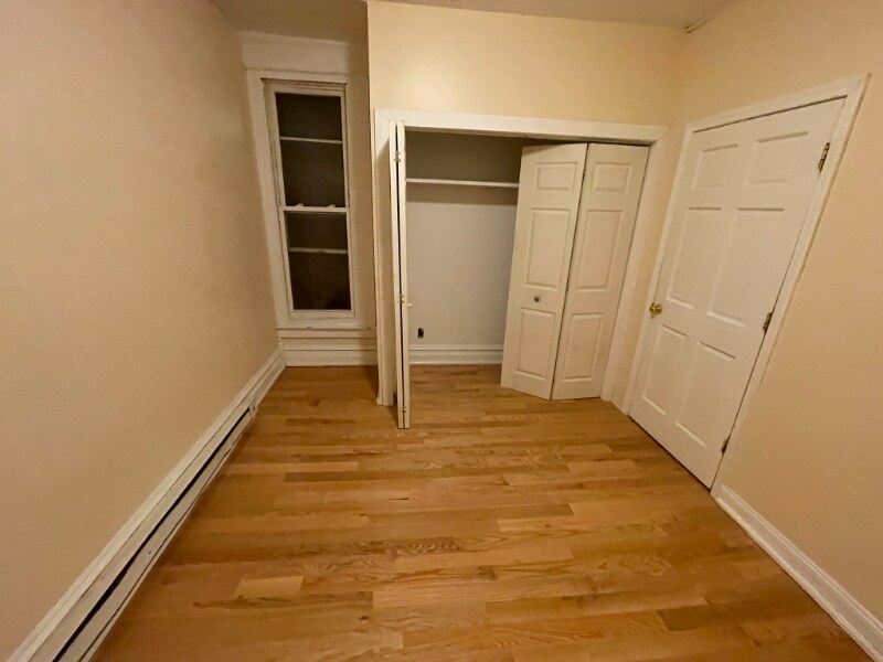 Building Photo - 1110 W Allen St