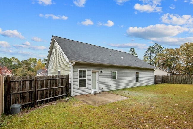 Building Photo - 159 English Oak Dr