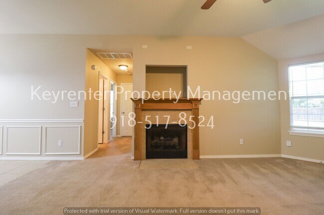Building Photo - 3 Bed | 2 Bath in Collinsville!