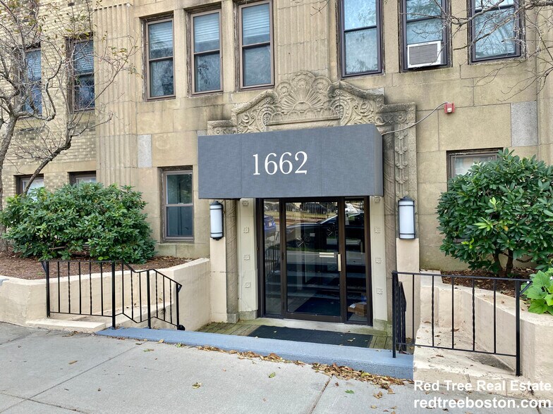 Building Photo - 1662 Commonwealth Ave