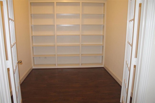 Building Photo - 1314 Parkway Ct