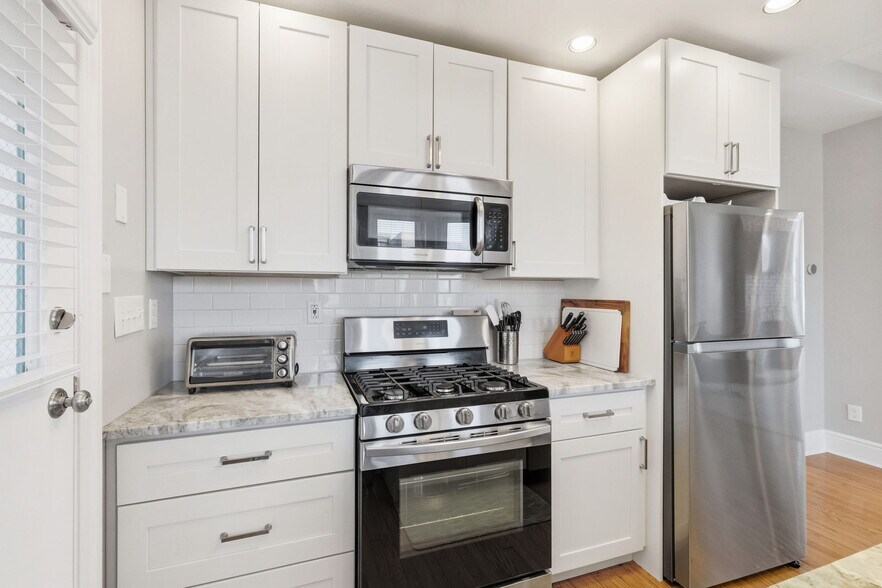 Building Photo - 480 Orchard Ave