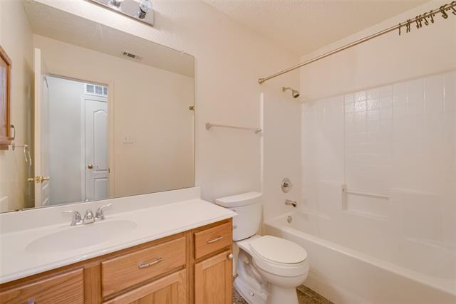 Building Photo - 728 Quail Dr