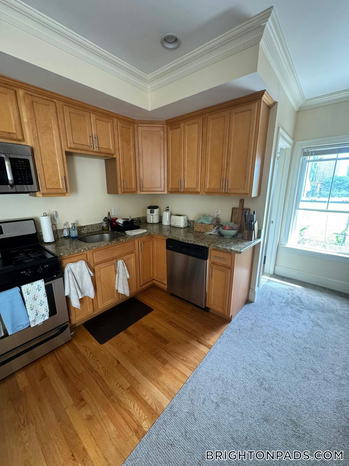Building Photo - 25 Lothrop St
