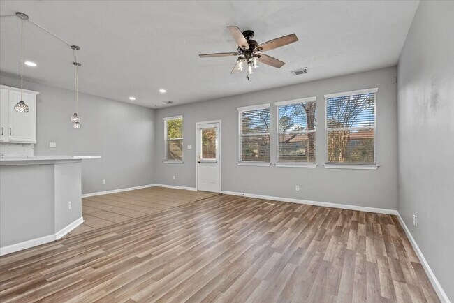 Building Photo - 71 Summer Haze Cir