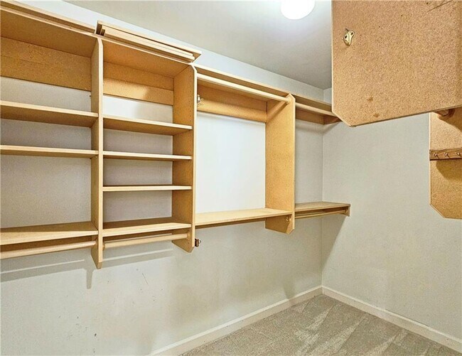 Building Photo - 5652 River Oaks Pl NW
