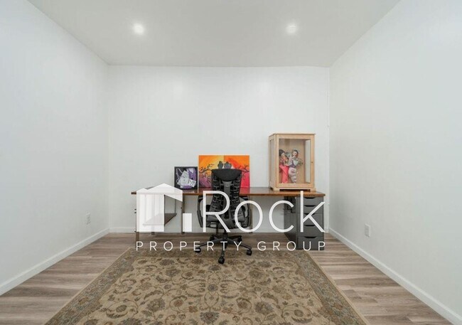 Building Photo - Contemporary 2 Bedroom plus Office/Bonus Room with Loft near Uptown and Plaza Districts   ~One Mo...