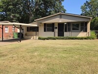 Building Photo - 1012 Vera Dr