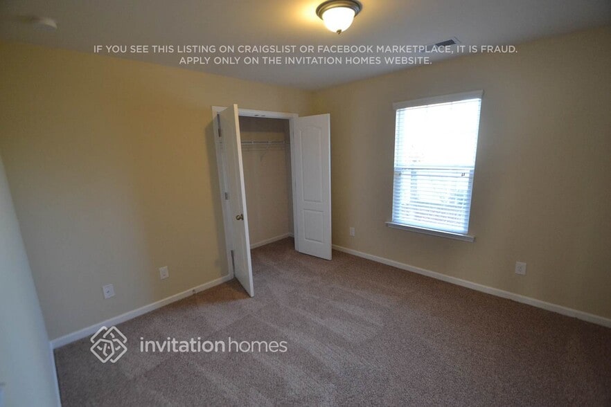 Building Photo - 2717 Lawson Dr