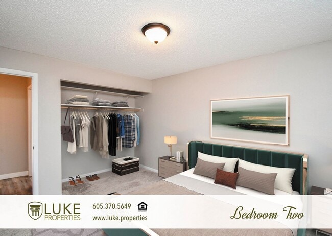 Building Photo - 405 S Sycamore Ave