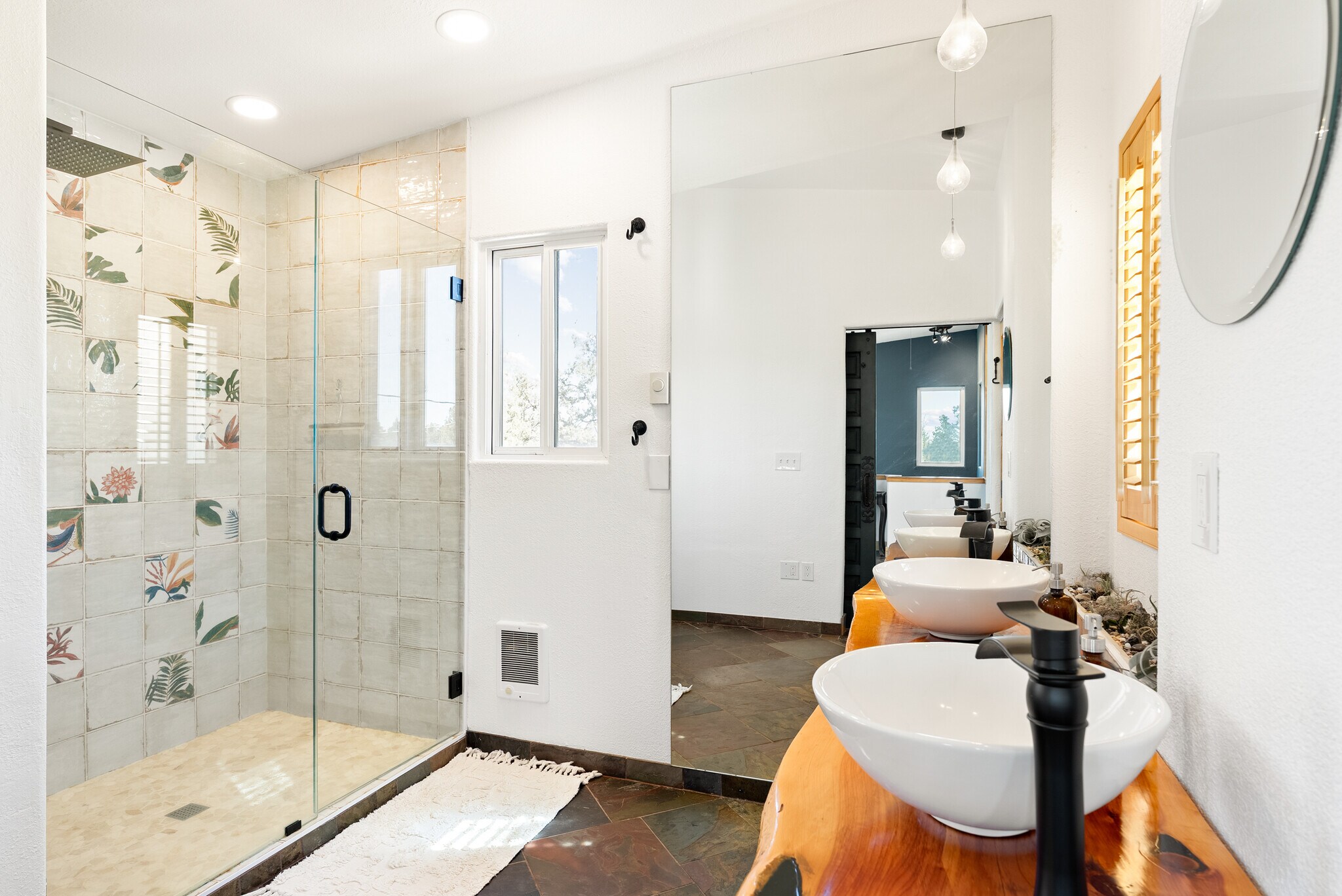 Building Photo - 4455 NE Vaughn Ave