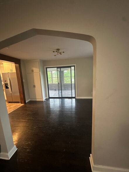 Building Photo - 145 Greenfield Ave
