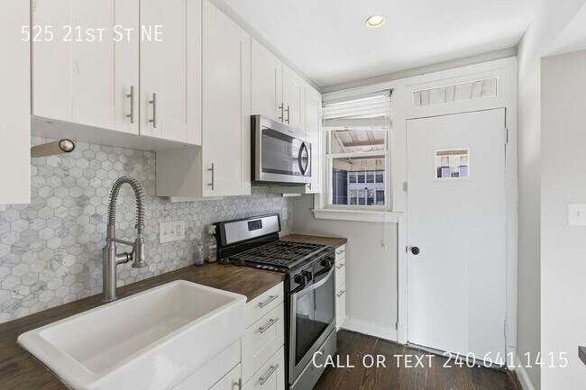 Building Photo - 525 21st St NE