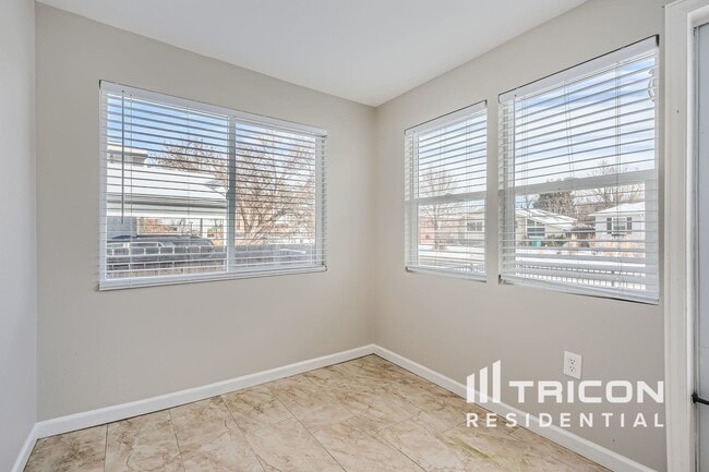 Building Photo - 3625 S Elati St